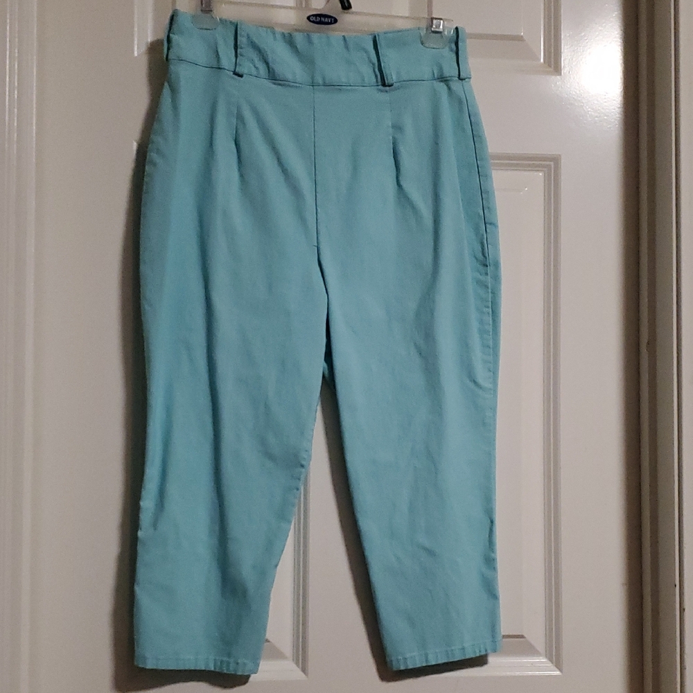 DEADLY DAMES LIGHT BLUE CAPRIS